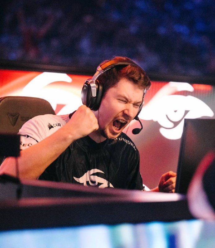 Легендарный Puppey возвращается: AVULUS сражается в квалификации BLAST Slam V