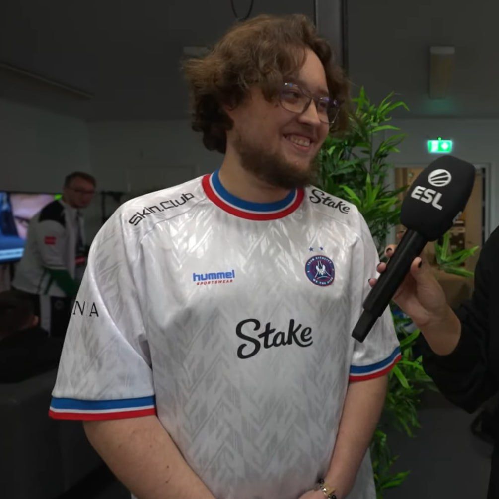 Vitality представили новые джерси в цветах французского флага на турнире по CS2