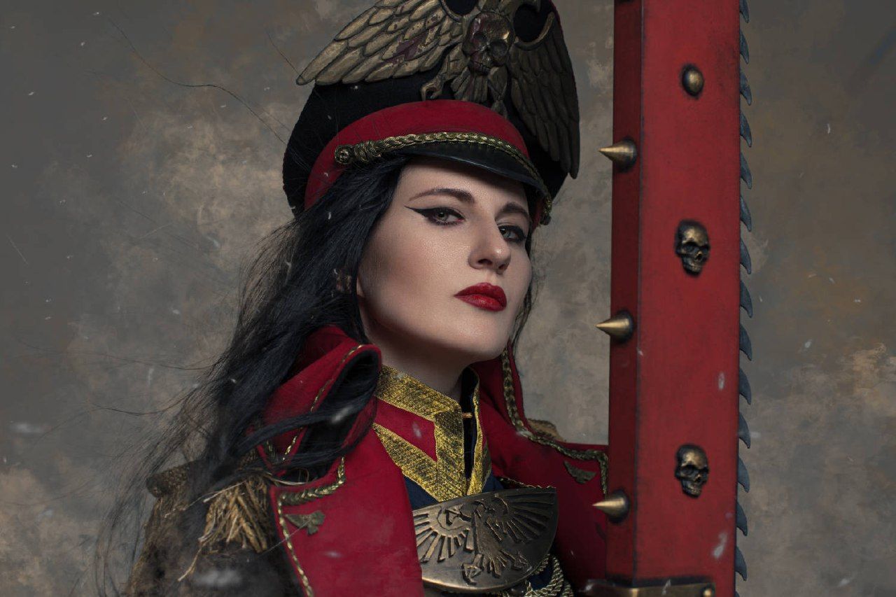 Фанатка Warhammer 40,000 воплотила образ Комиссара в потрясающем косплее