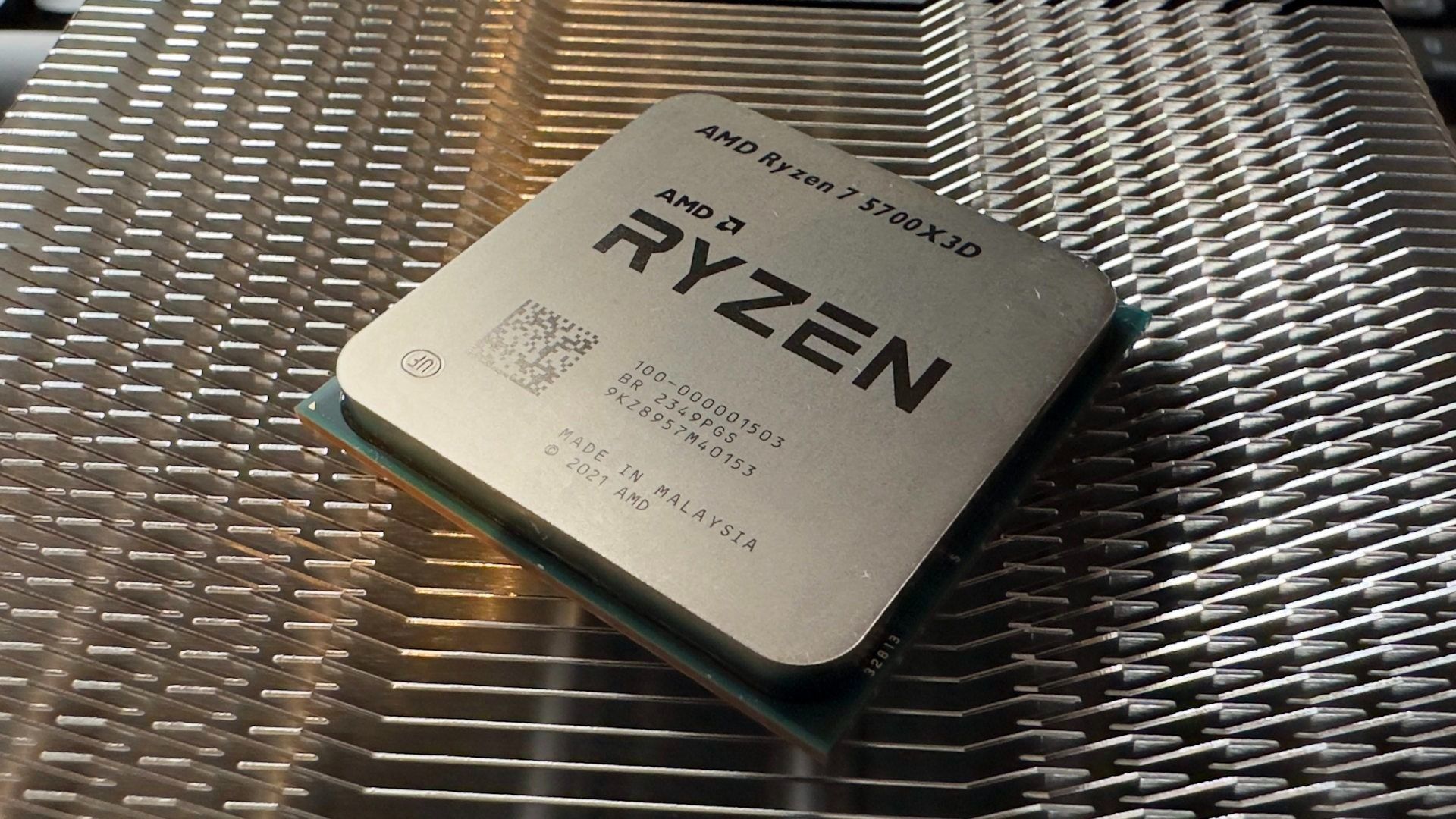 AMD завершает эпоху AM4: снят с производства Ryzen 7 5700X3D